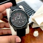 tommy-black-dial
